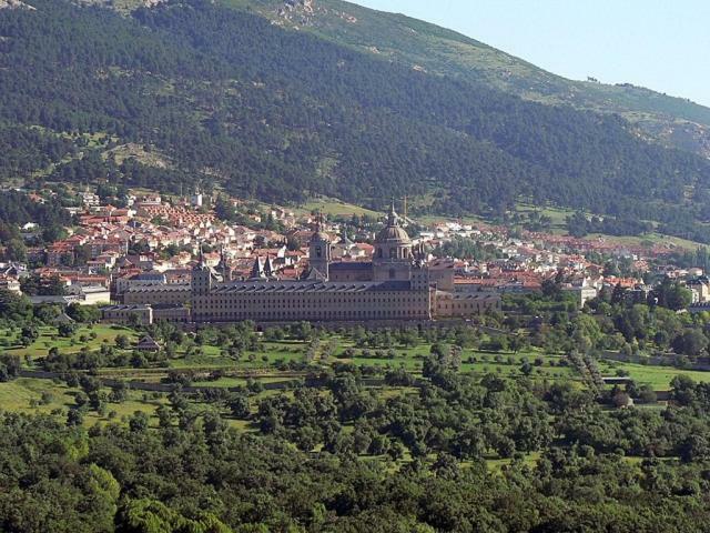 Duplex El Escorial Hotel San Lorenzo de El Escorial Luaran gambar